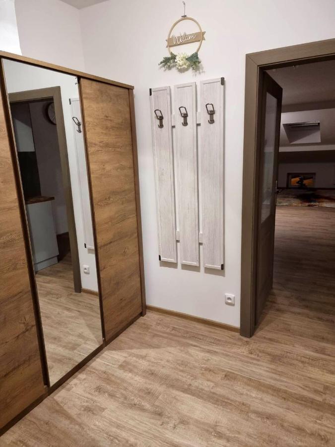 Podkrovni Studio Na Velkem Namesti S Wi-Fi Zdarma Hradec Králové 외부 사진