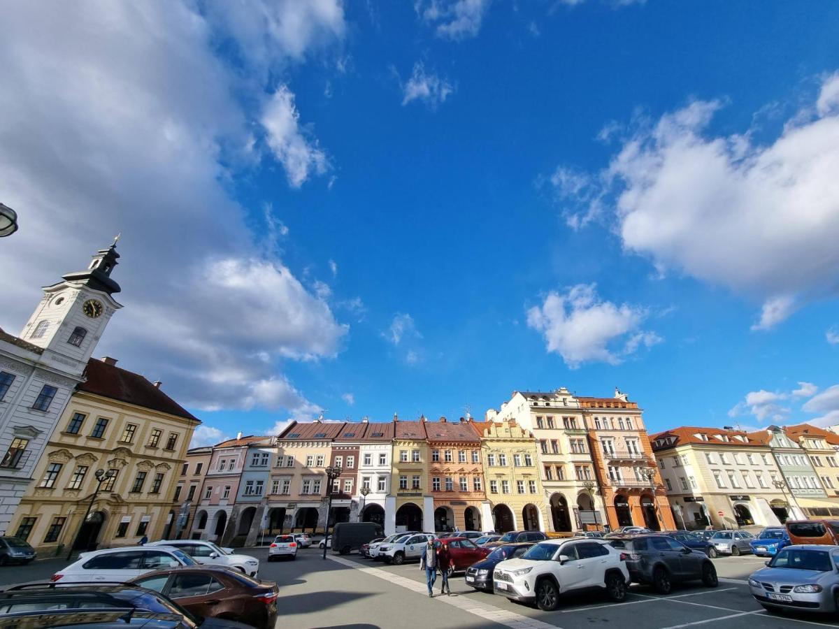 Podkrovni Studio Na Velkem Namesti S Wi-Fi Zdarma Hradec Králové 외부 사진