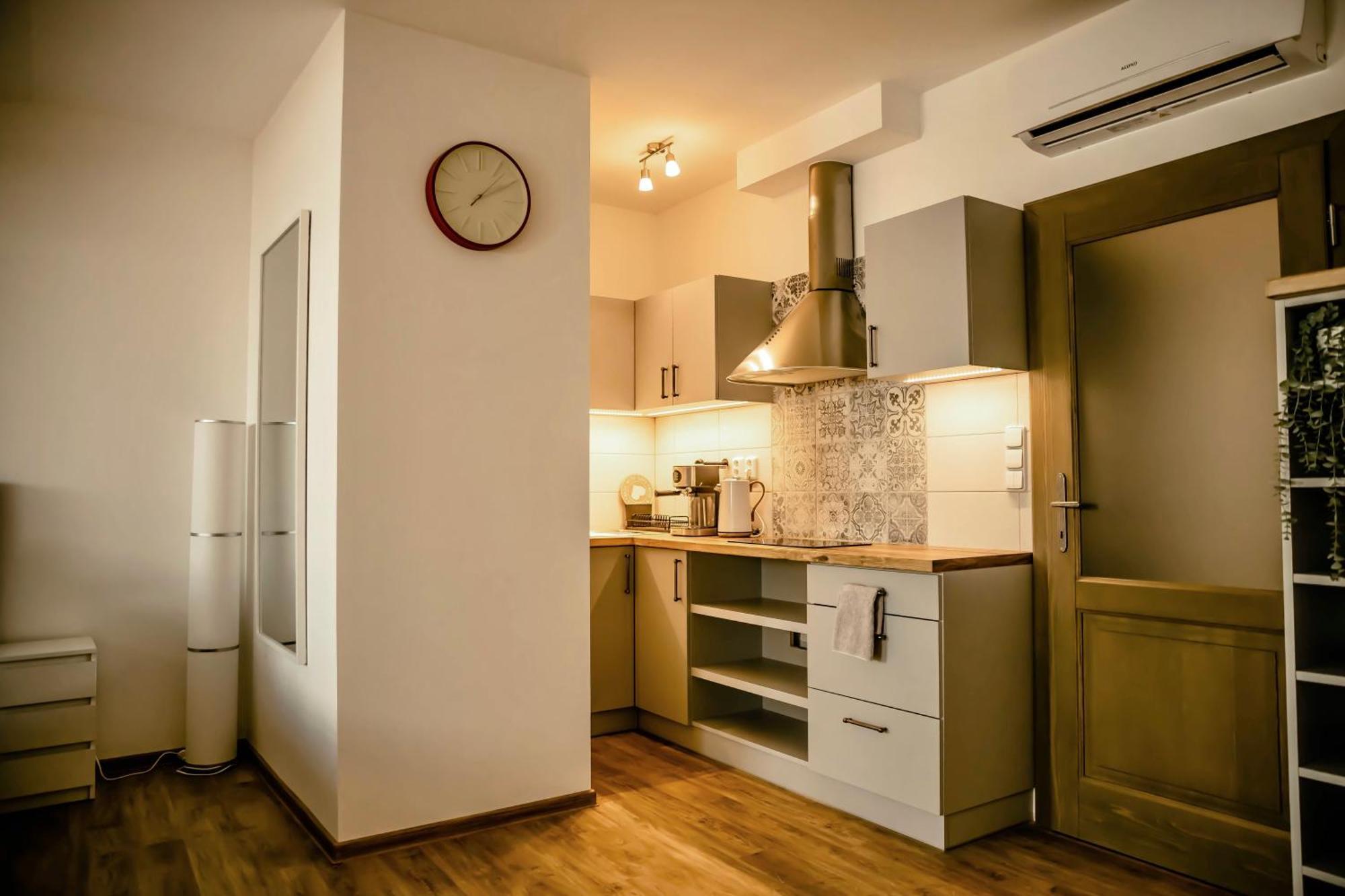 Podkrovni Studio Na Velkem Namesti S Wi-Fi Zdarma Hradec Králové 외부 사진